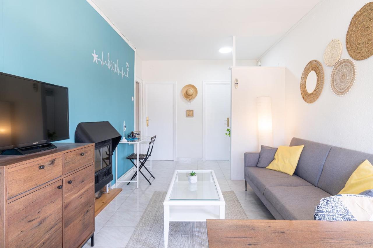Coastal Paradise & Cozy Home With A 100M From The Beach! กัมบริลส์ ภายนอก รูปภาพ