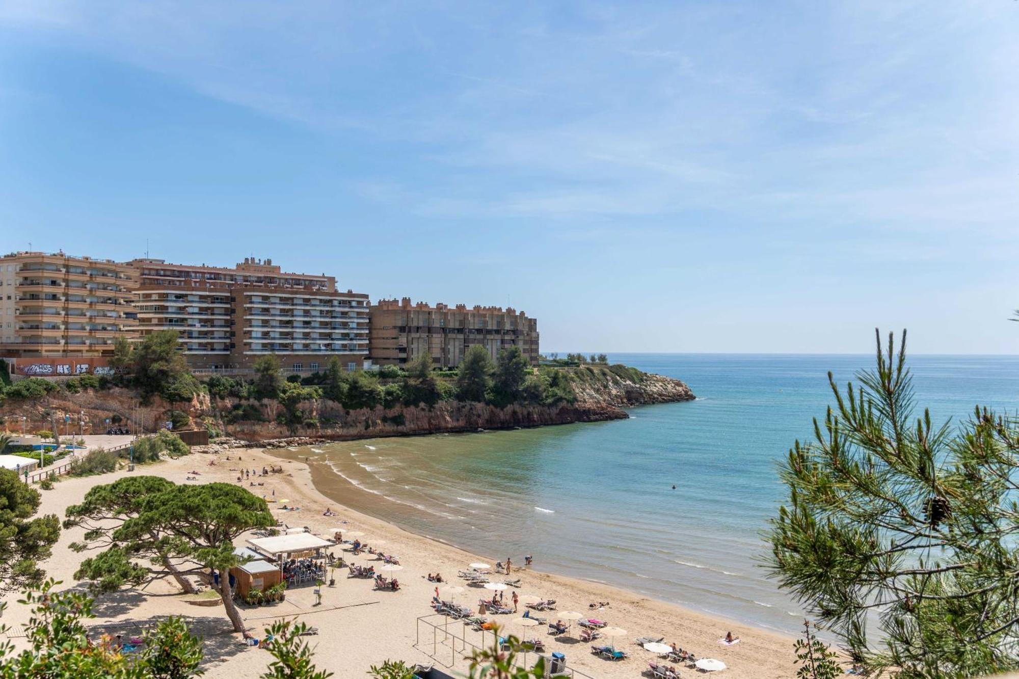 Coastal Paradise & Cozy Home With A 100M From The Beach! กัมบริลส์ ภายนอก รูปภาพ