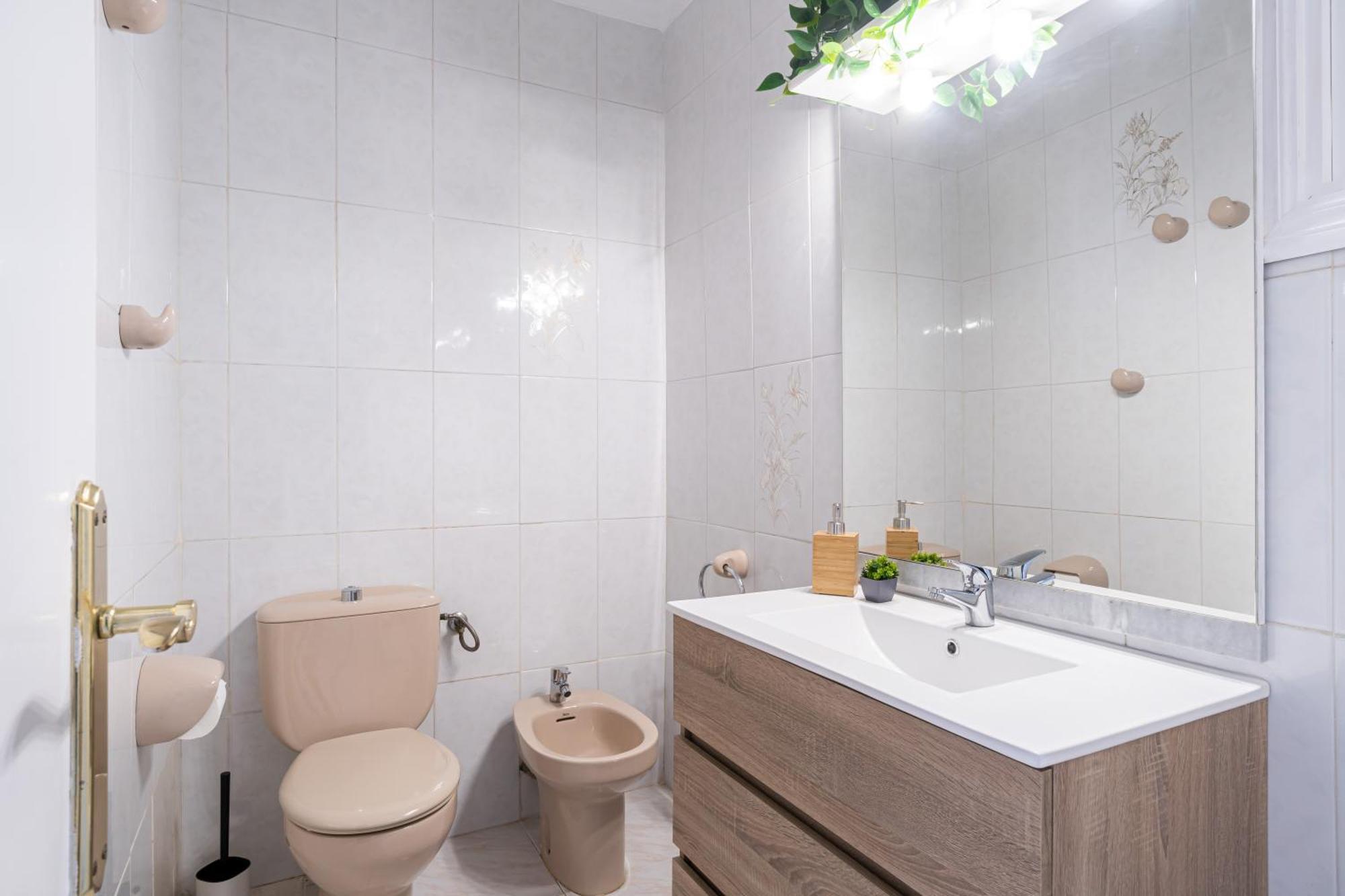 Coastal Paradise & Cozy Home With A 100M From The Beach! กัมบริลส์ ภายนอก รูปภาพ
