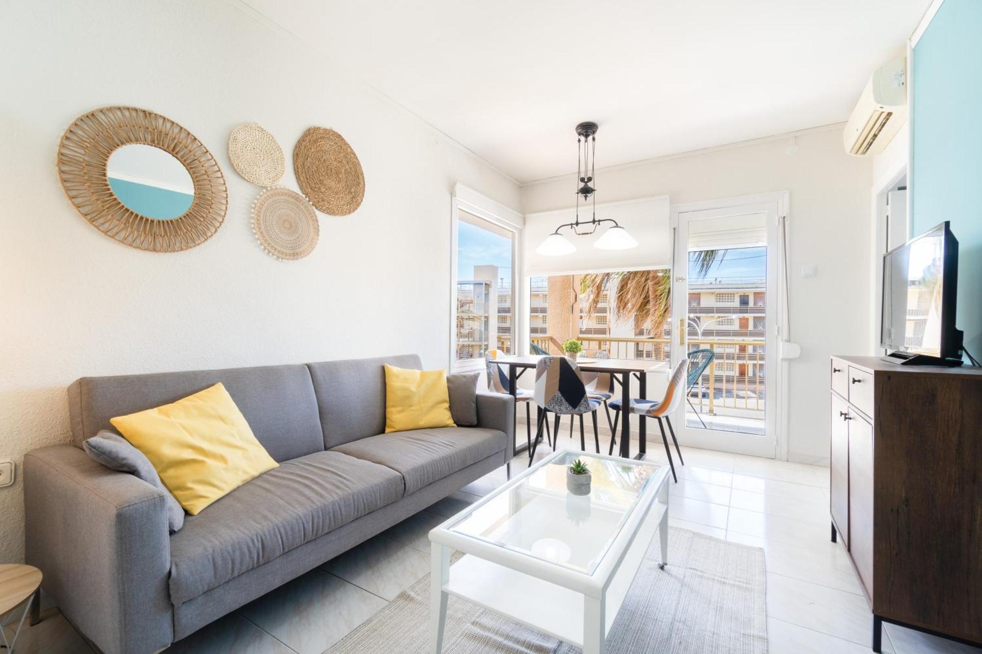 Coastal Paradise & Cozy Home With A 100M From The Beach! กัมบริลส์ ภายนอก รูปภาพ
